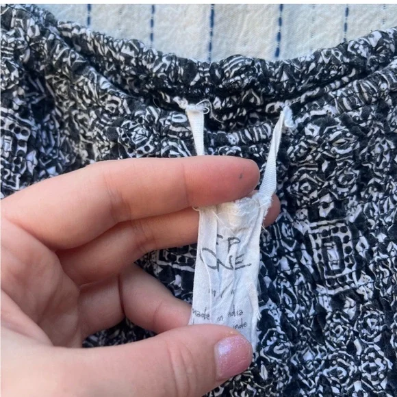 Free People • Shorts - Picture 3 of 4